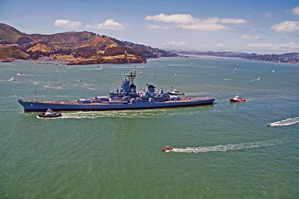 超艇算什么？60萬(wàn)租下270米美國(guó)超級(jí)戰(zhàn)列艦