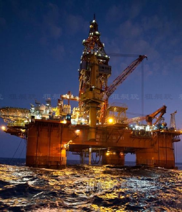 三亞海釣?zāi)康牡赝扑]，租艘釣魚艇去海釣吧！