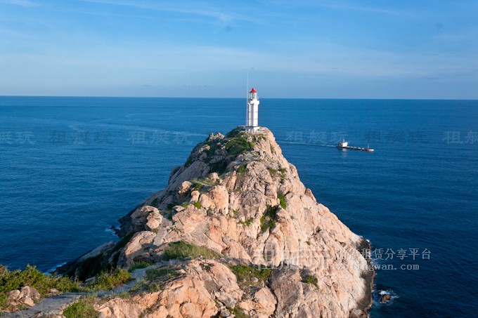 三亞海釣?zāi)康牡赝扑]，租艘釣魚艇去海釣吧！