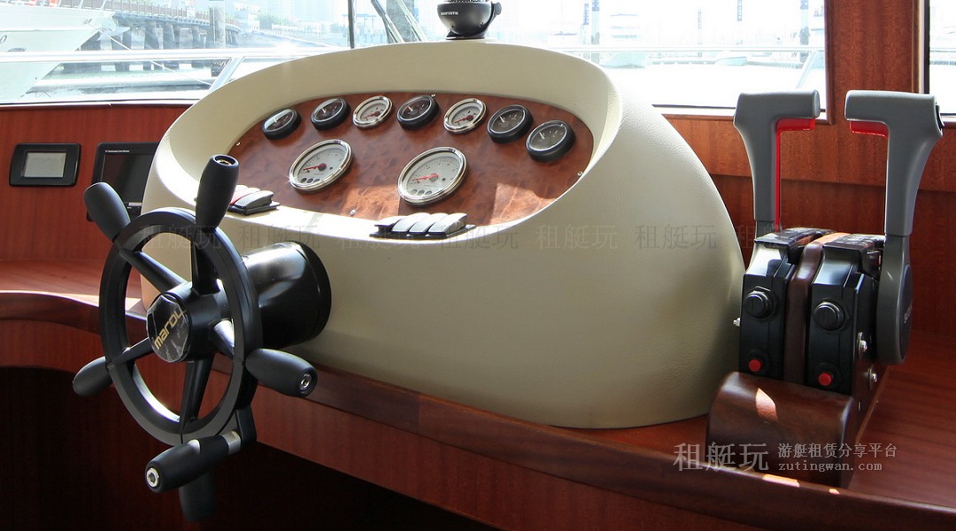 希仕德徠38尺游艇