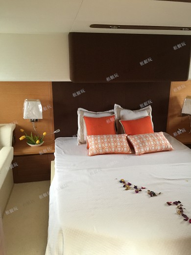 海上KTV 53尺愛笑號(hào)豪華游艇 海上KTV 53尺愛笑號(hào)豪華游艇